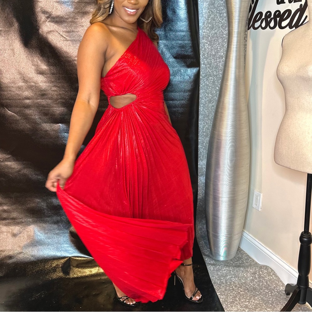 RED ONE SHOULDER DRESS - Picture 3 of 3